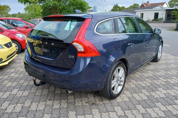Blå Volvo V60 fra 2011
