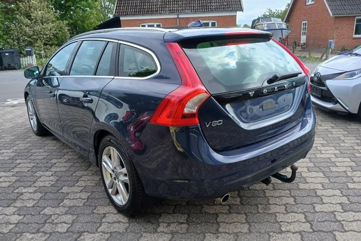 Blå Volvo V60 fra 2011