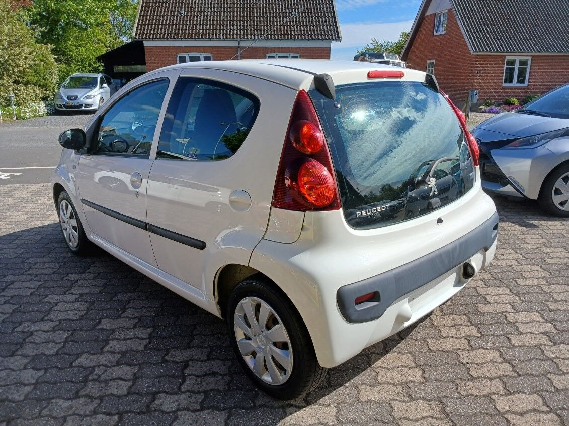 Hvid Peugeot 107 fra 2014