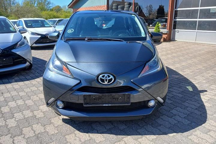 Sort Toyota Aygo fra 2014