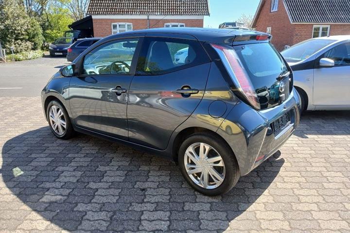 Sort Toyota Aygo fra 2014