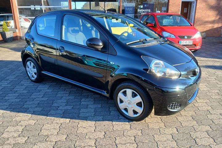 Sort Toyota Aygo fra 2009