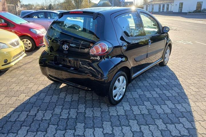 Sort Toyota Aygo fra 2009