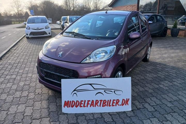 Lilla Peugeot 107 fra 2013