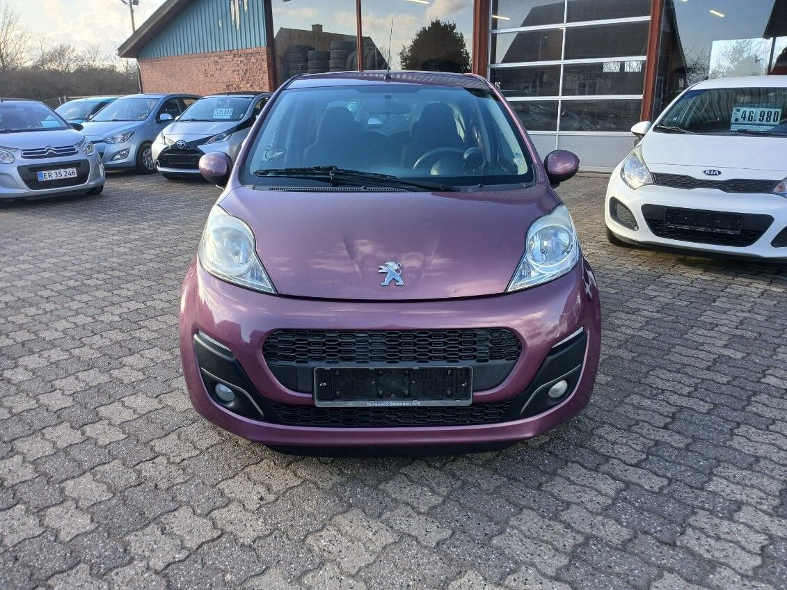 Lilla Peugeot 107 fra 2013