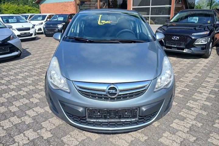 Grå Opel Corsa fra 2013