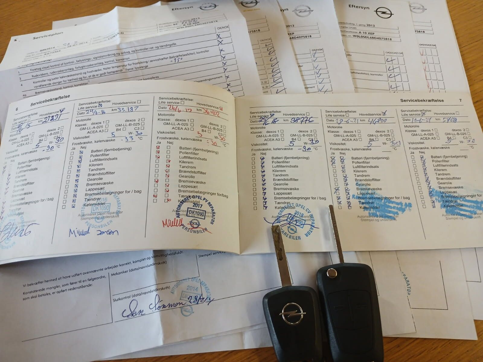 Grå Opel Corsa fra 2013