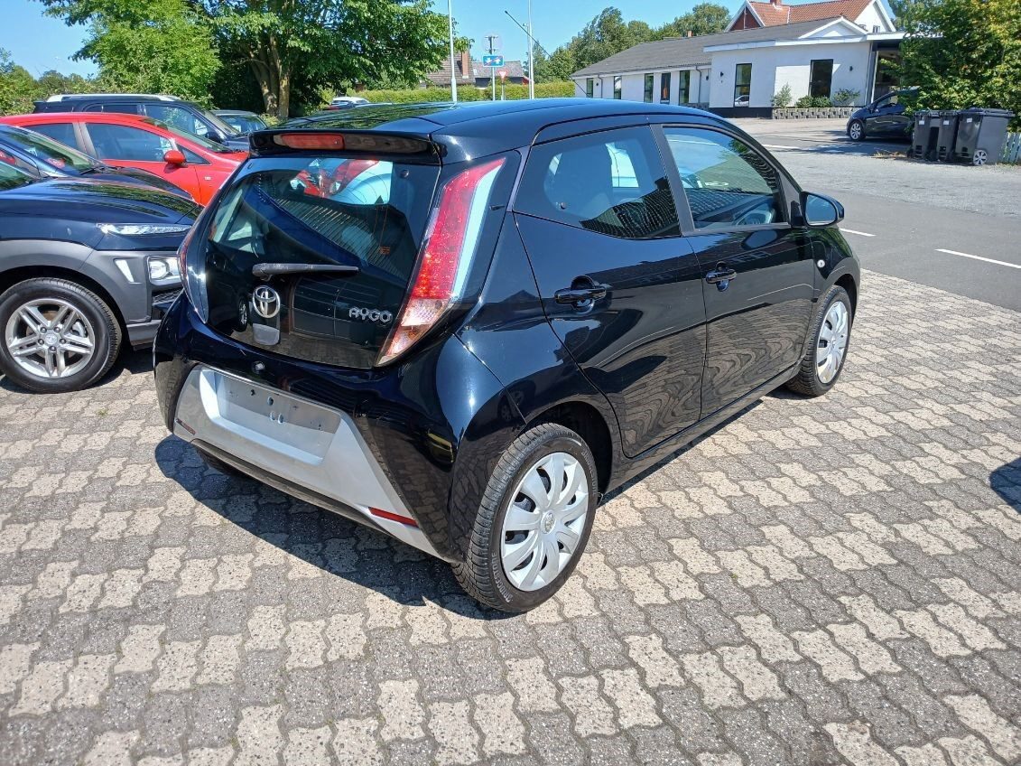 Sort Toyota Aygo fra 2017