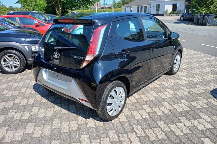 Sort Toyota Aygo fra 2017