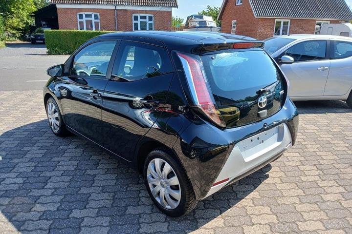 Sort Toyota Aygo fra 2017