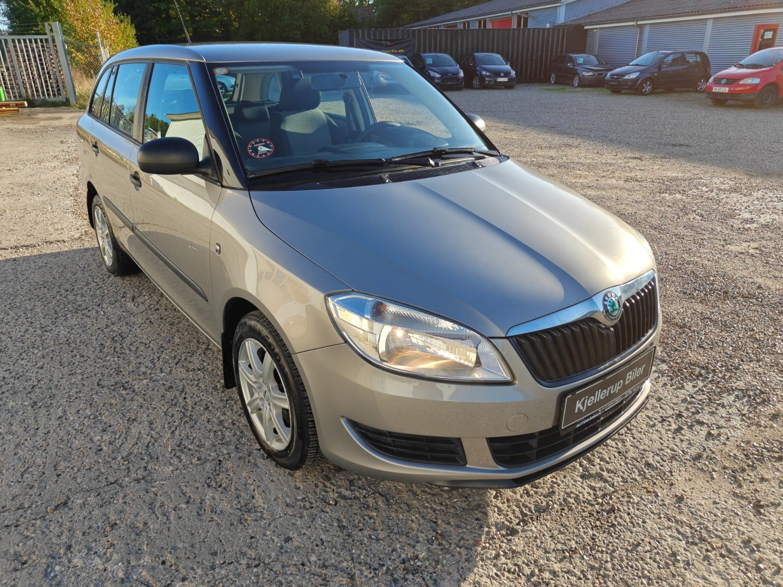 Gul Skoda Fabia fra 2011