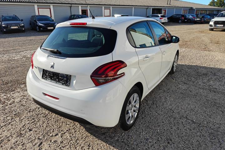 undefined Peugeot 208 fra 2015