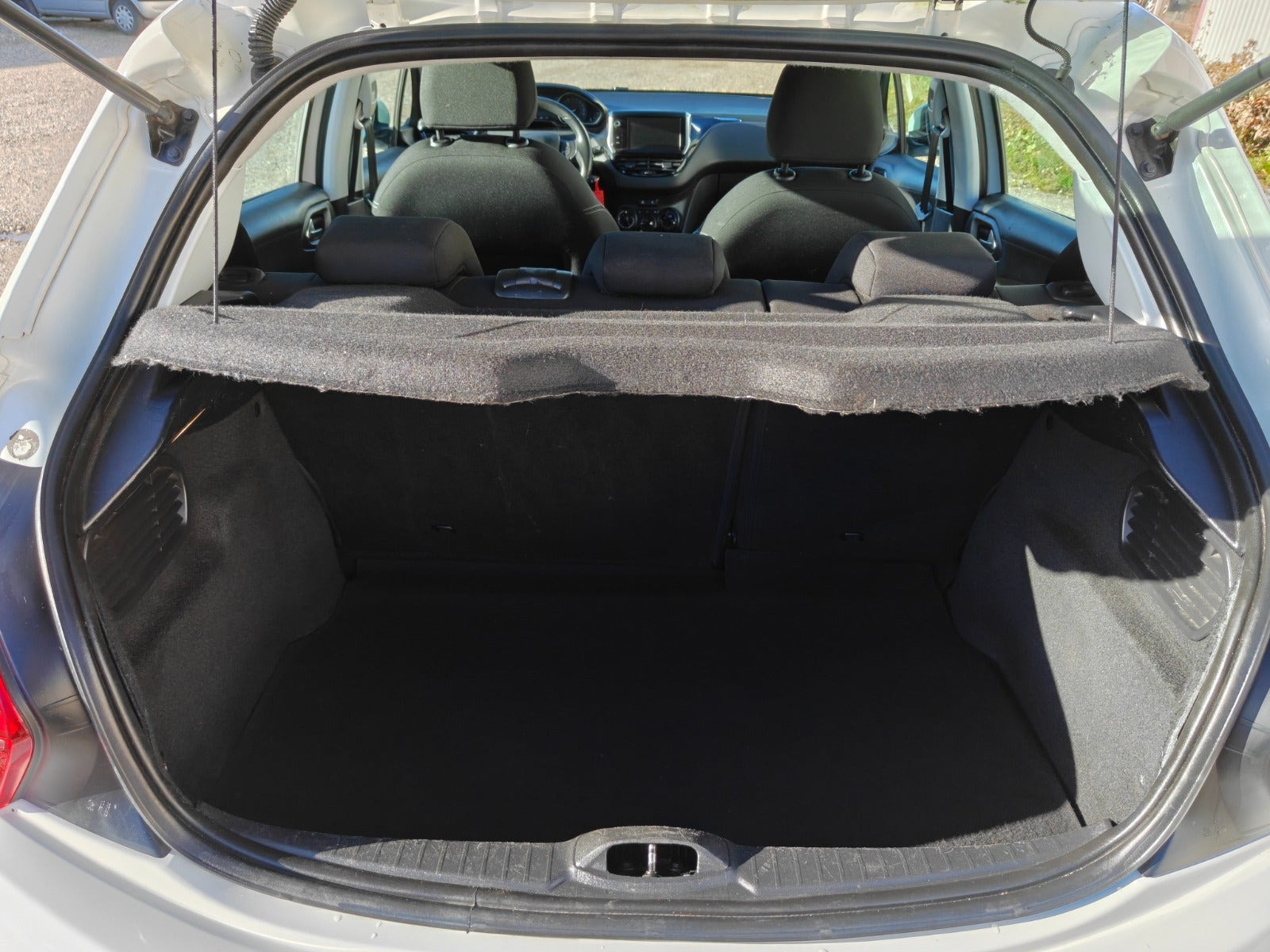 undefined Peugeot 208 fra 2015