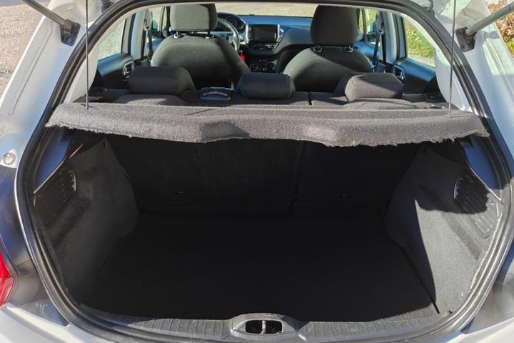 undefined Peugeot 208 fra 2015