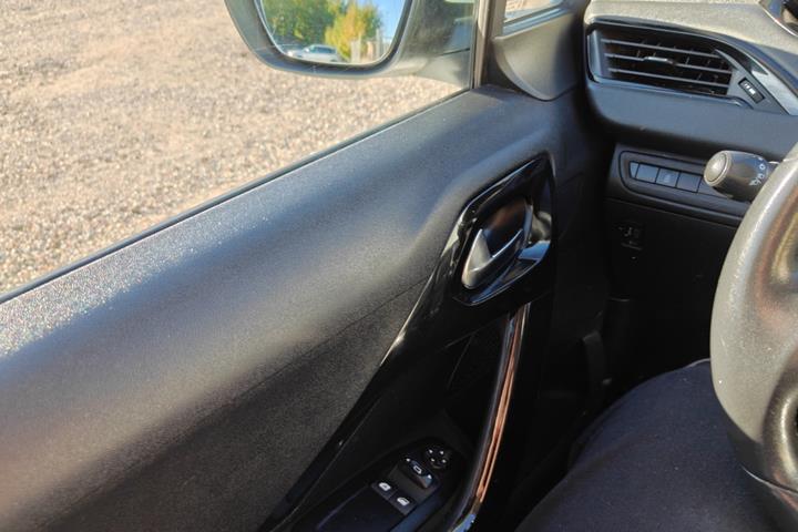 undefined Peugeot 208 fra 2015