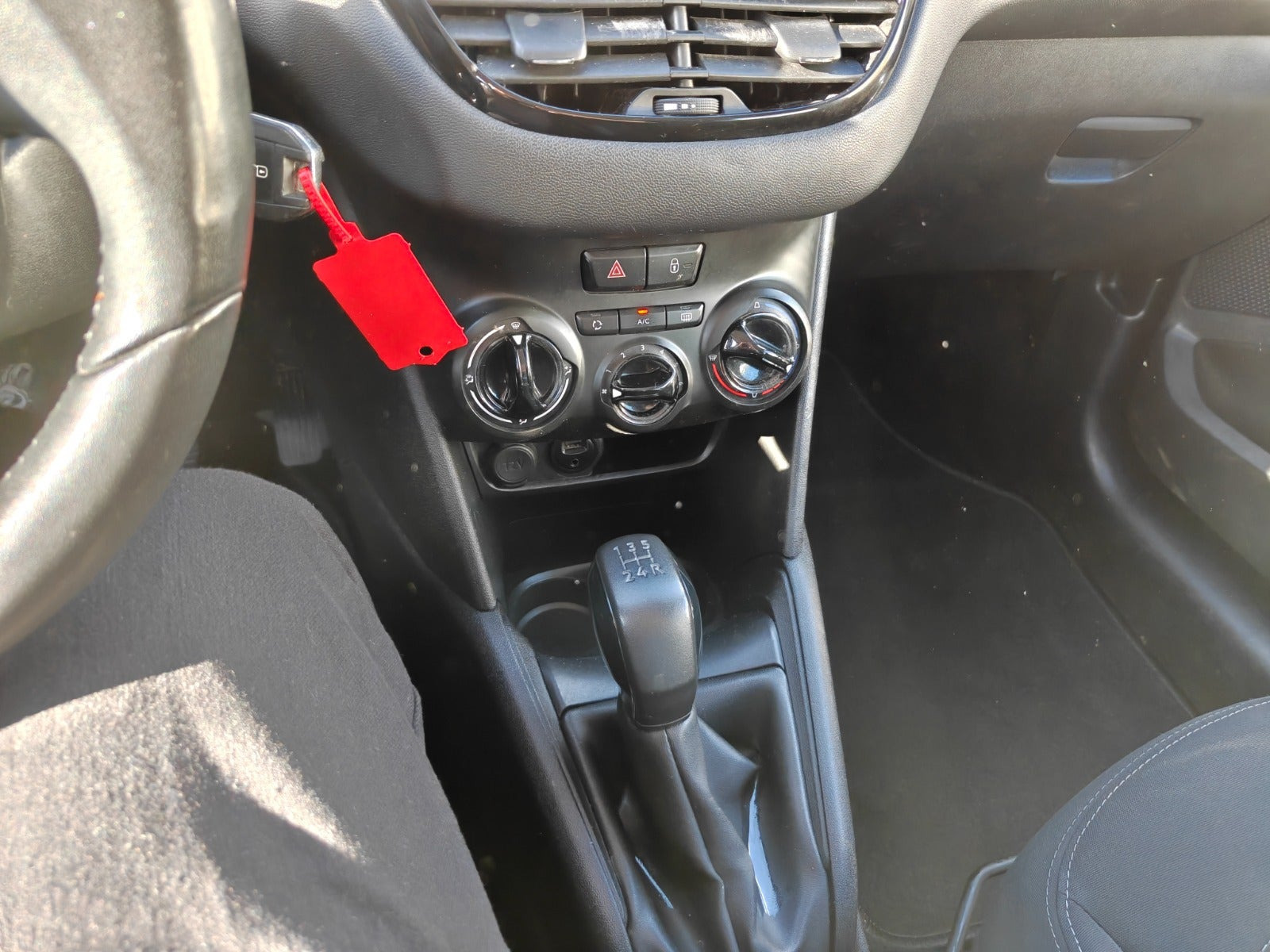 undefined Peugeot 208 fra 2015