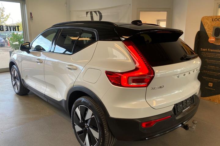 Hvid Volvo XC40 fra 2024