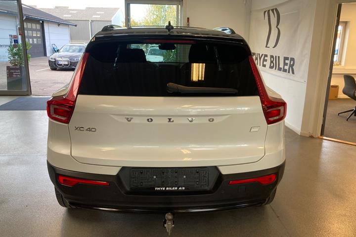 Hvid Volvo XC40 fra 2024