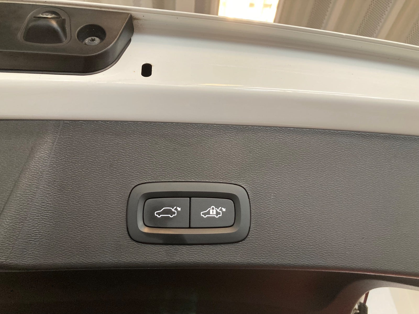 Hvid Volvo XC40 fra 2024