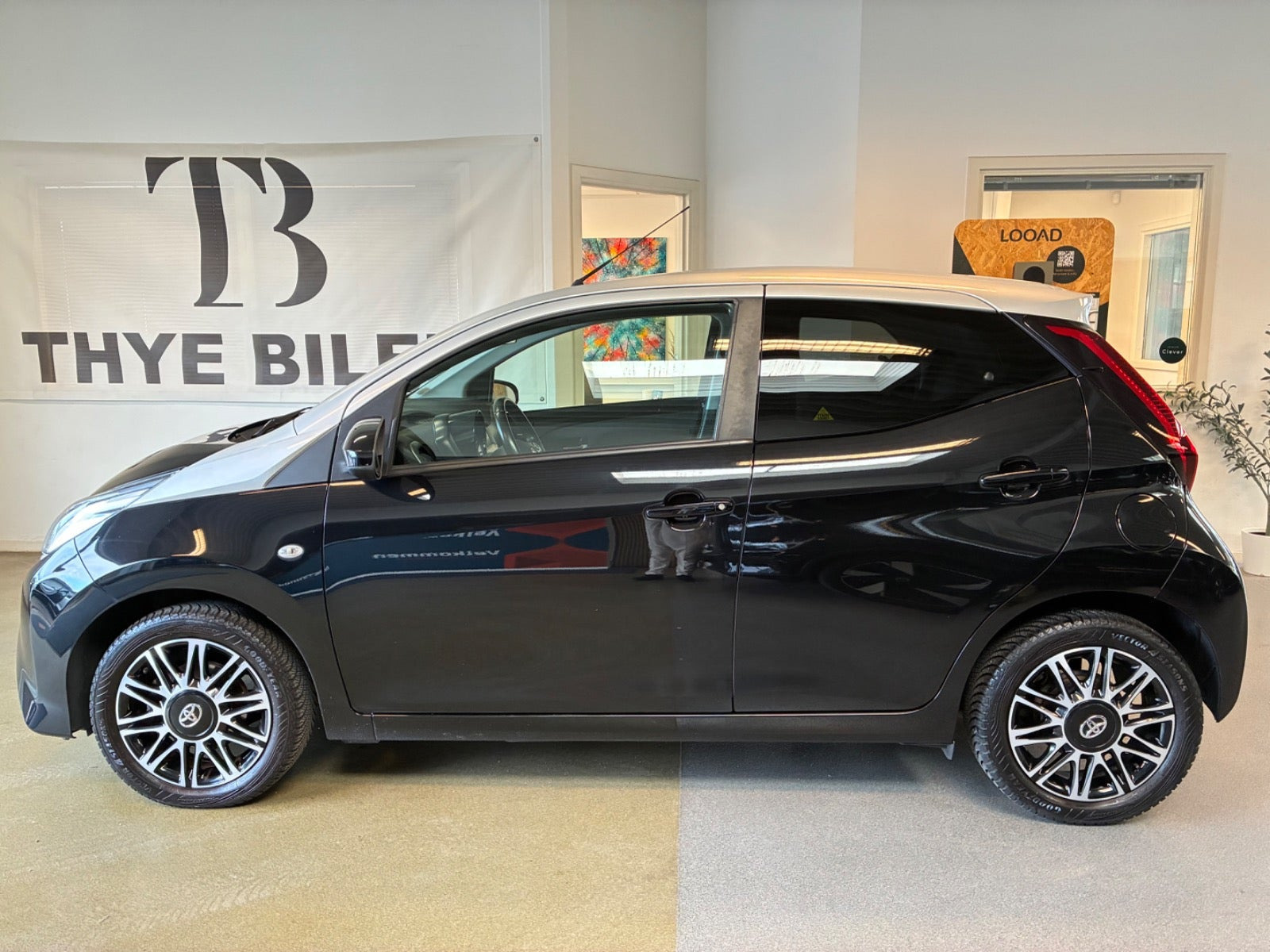 Sort Toyota Aygo fra 2019