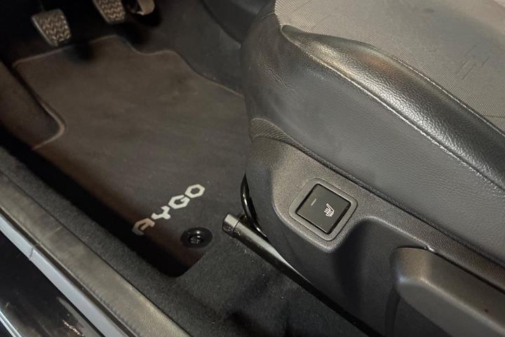 Sort Toyota Aygo fra 2019