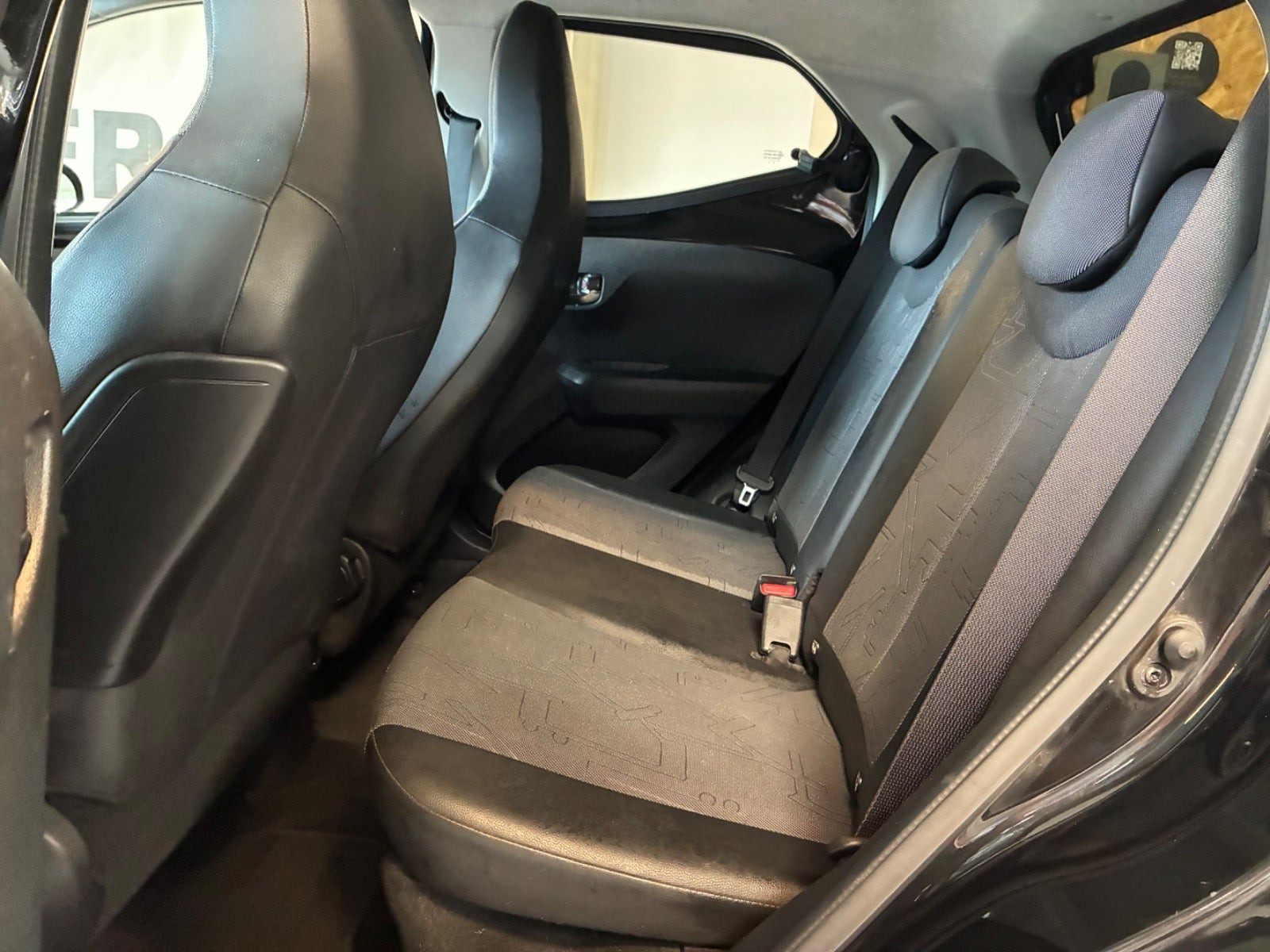 Sort Toyota Aygo fra 2019