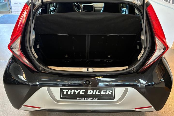 Sort Toyota Aygo fra 2019