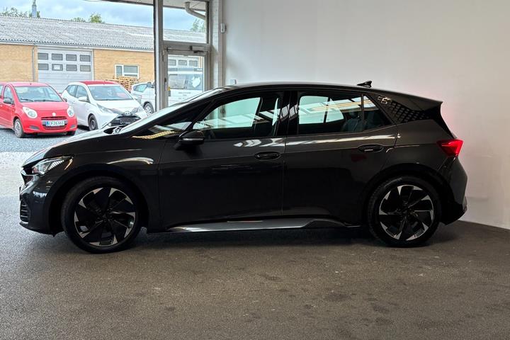 Grå Cupra Born fra 2023