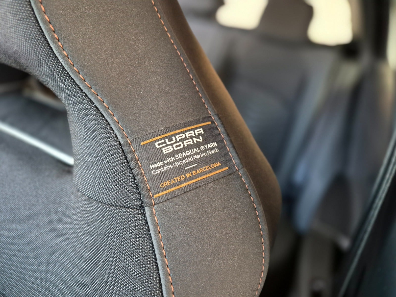 Grå Cupra Born fra 2023
