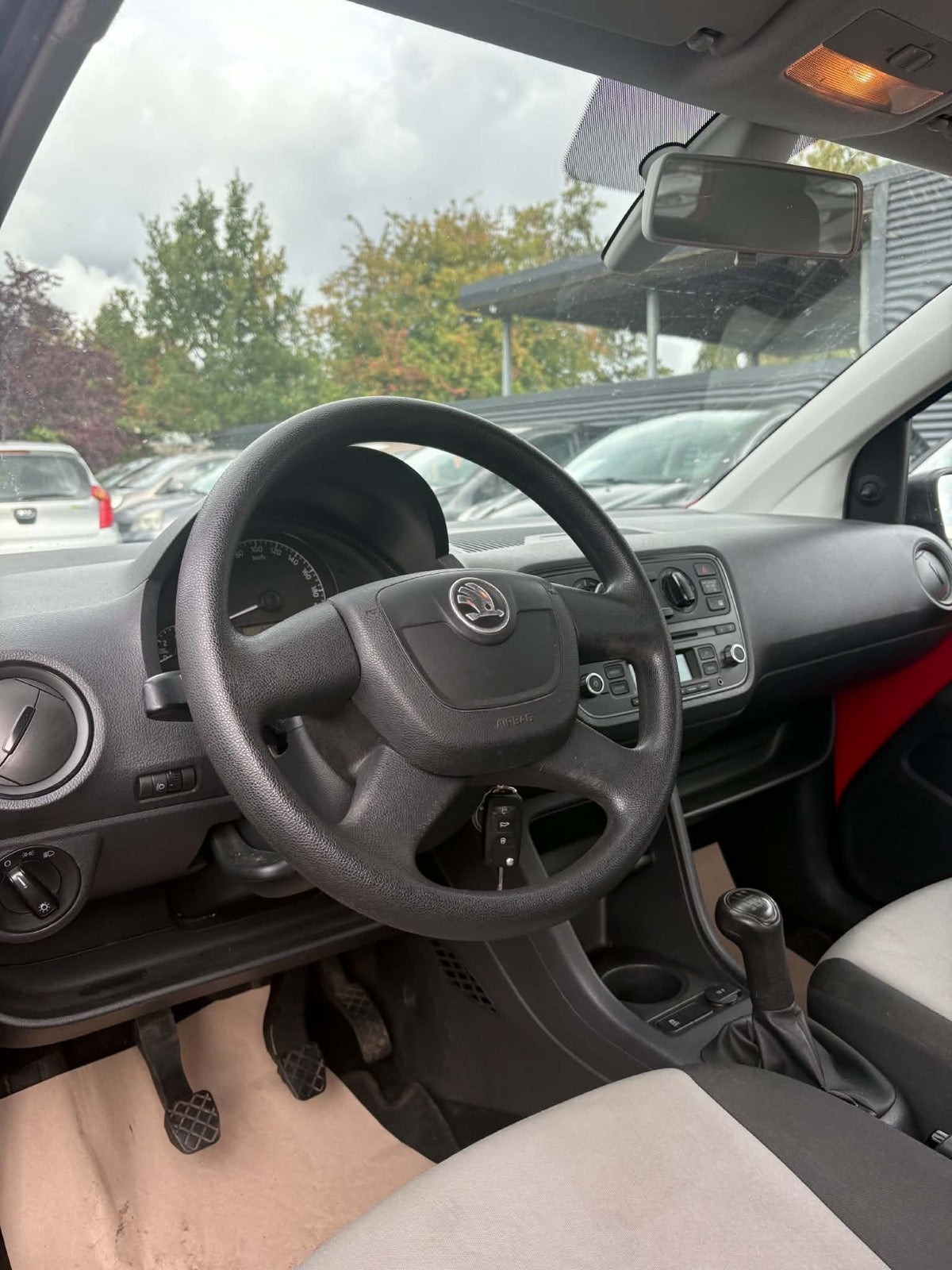 Rød Skoda Citigo fra 2013