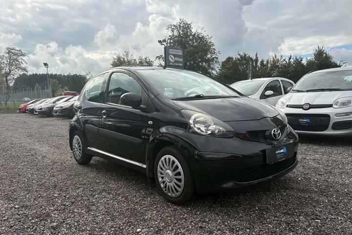Sort Toyota Aygo fra 2006