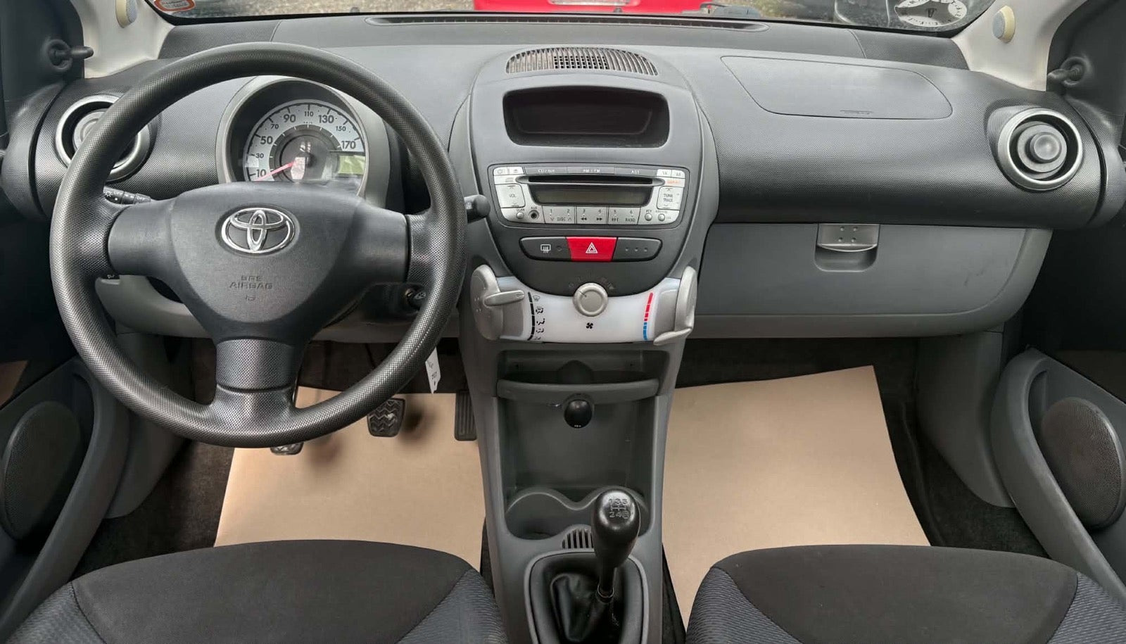 Sort Toyota Aygo fra 2006