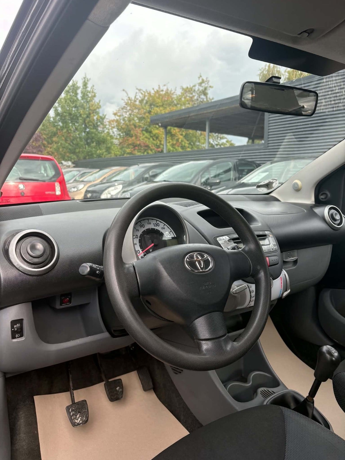Sort Toyota Aygo fra 2006