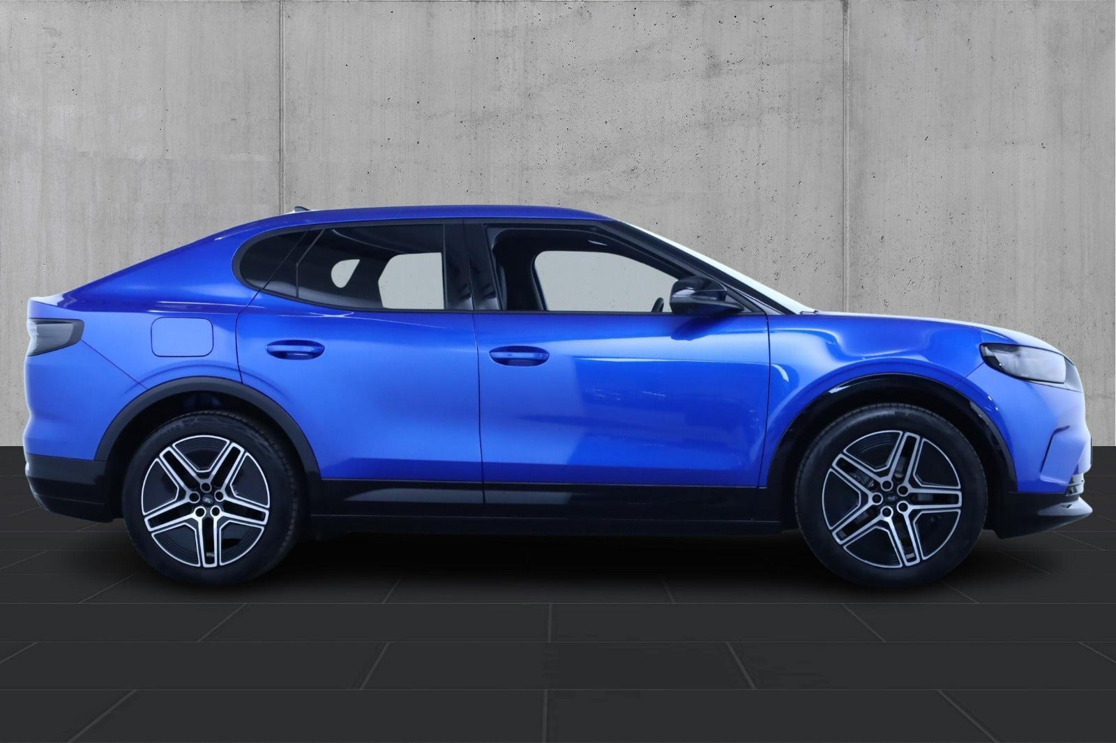 Blå Ford Capri fra 2025