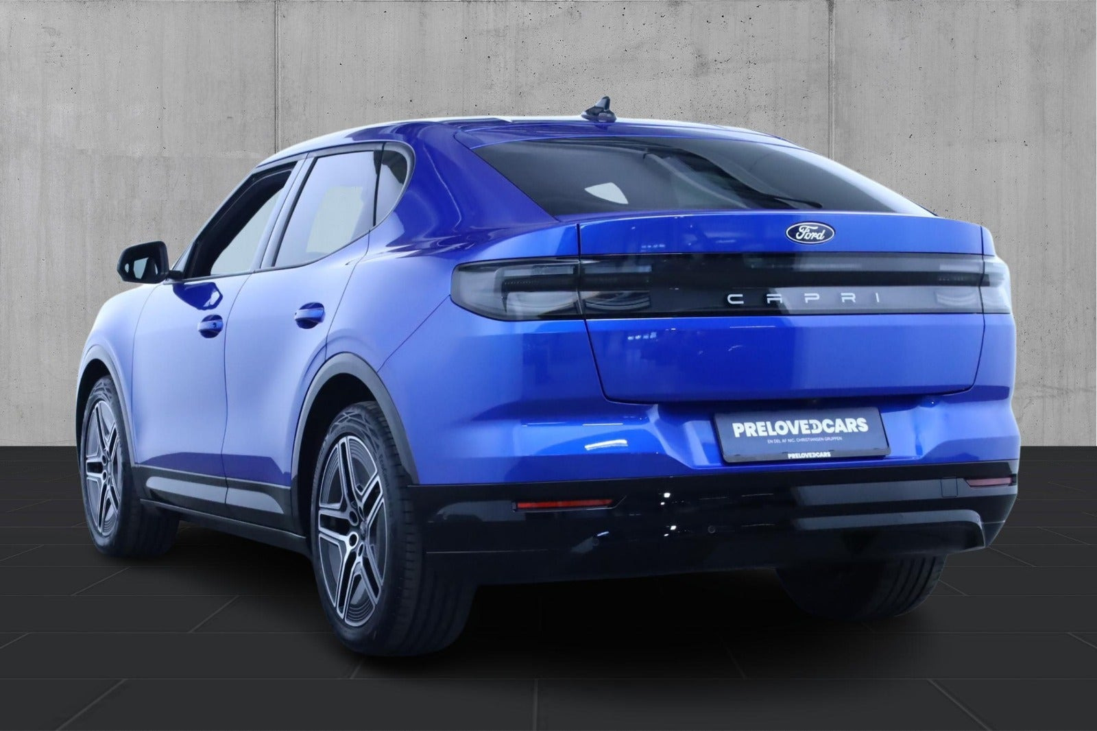 Blå Ford Capri fra 2025