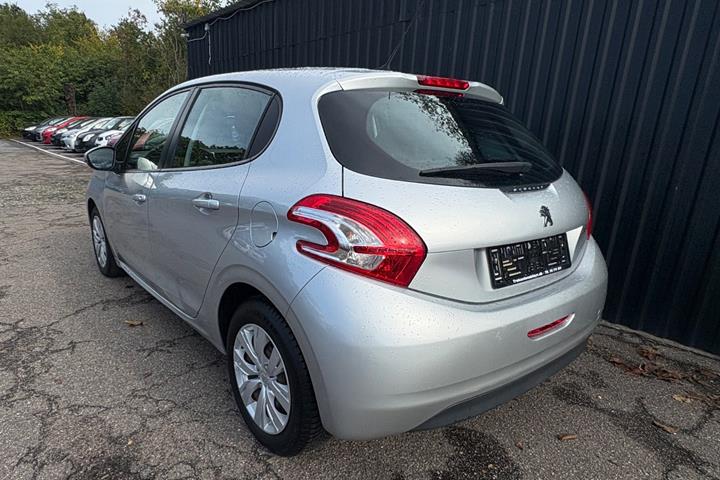 undefined Peugeot 208 fra 2014