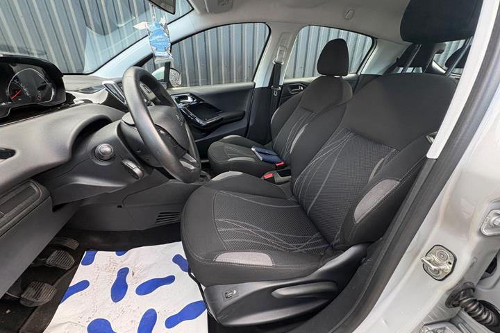 undefined Peugeot 208 fra 2014