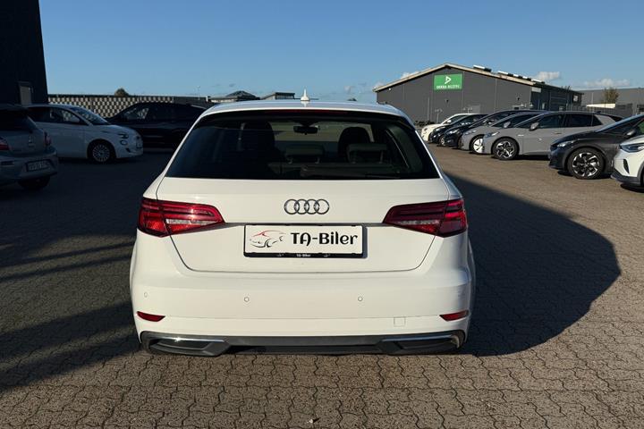 Hvid Audi A3 fra 2018