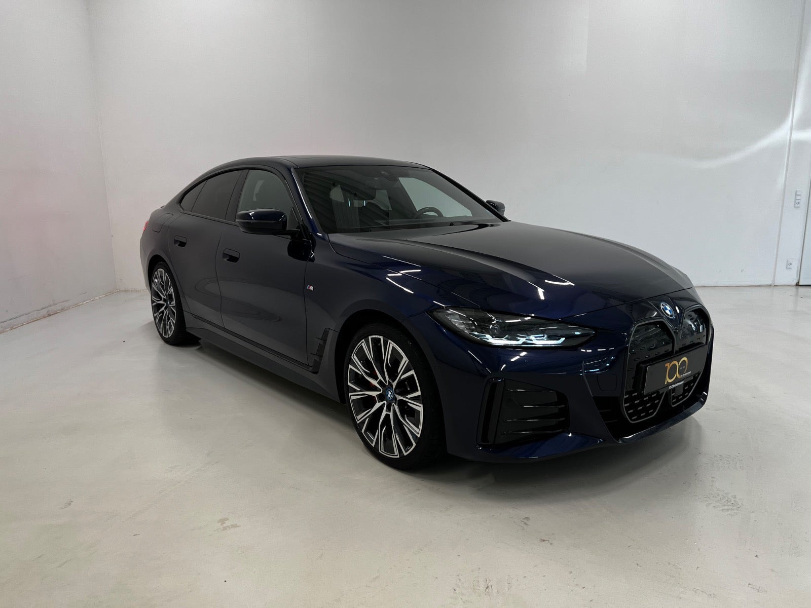 Blå BMW i4 fra 2023
