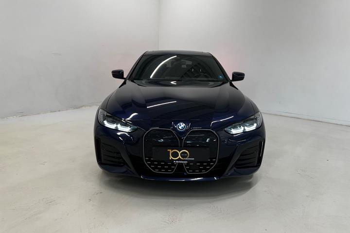 Blå BMW i4 fra 2023