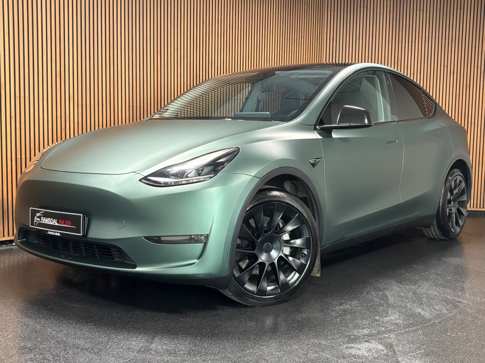Tesla Model Y Long Range AWD