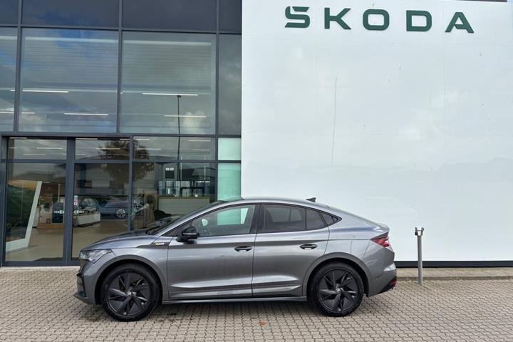 Grå Skoda Enyaq fra 2025