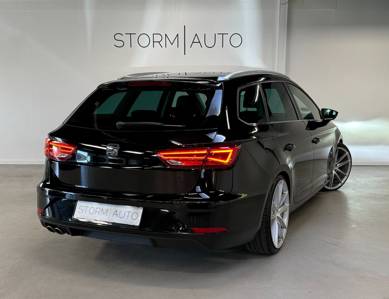 Sort Seat Leon fra 2019