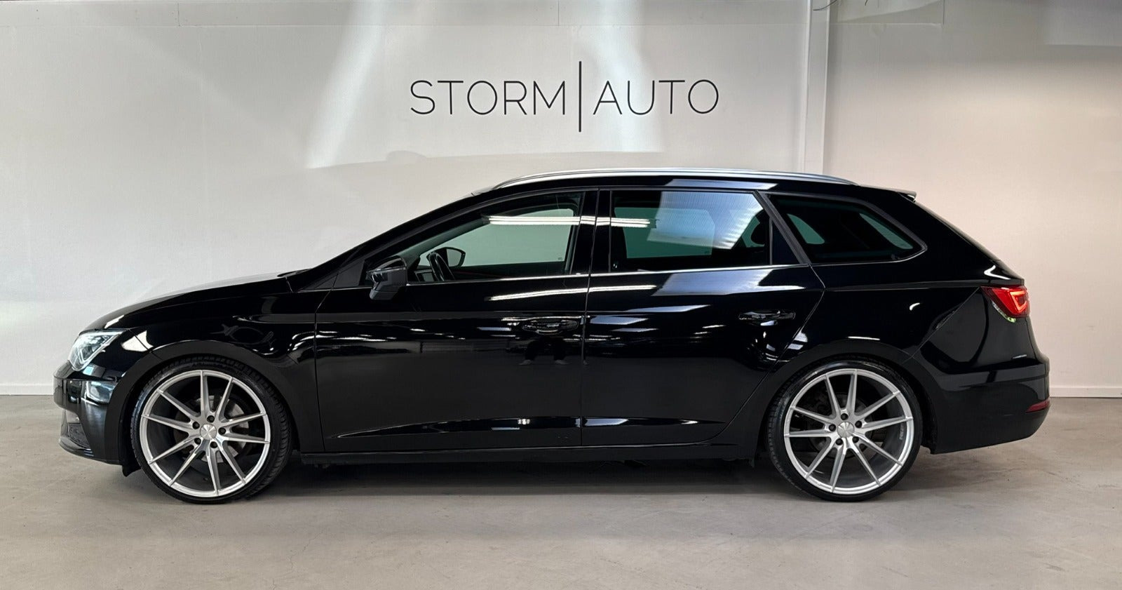 Sort Seat Leon fra 2019