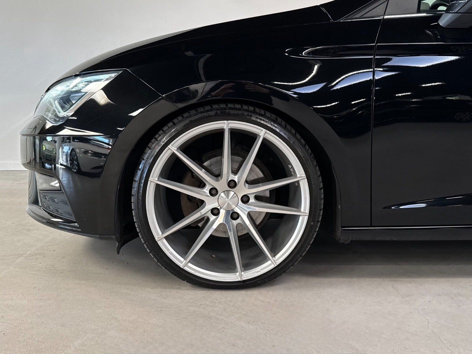 Sort Seat Leon fra 2019