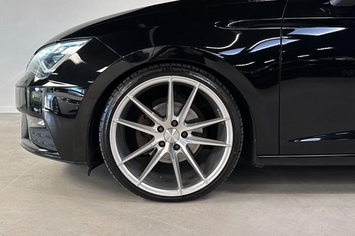 Sort Seat Leon fra 2019