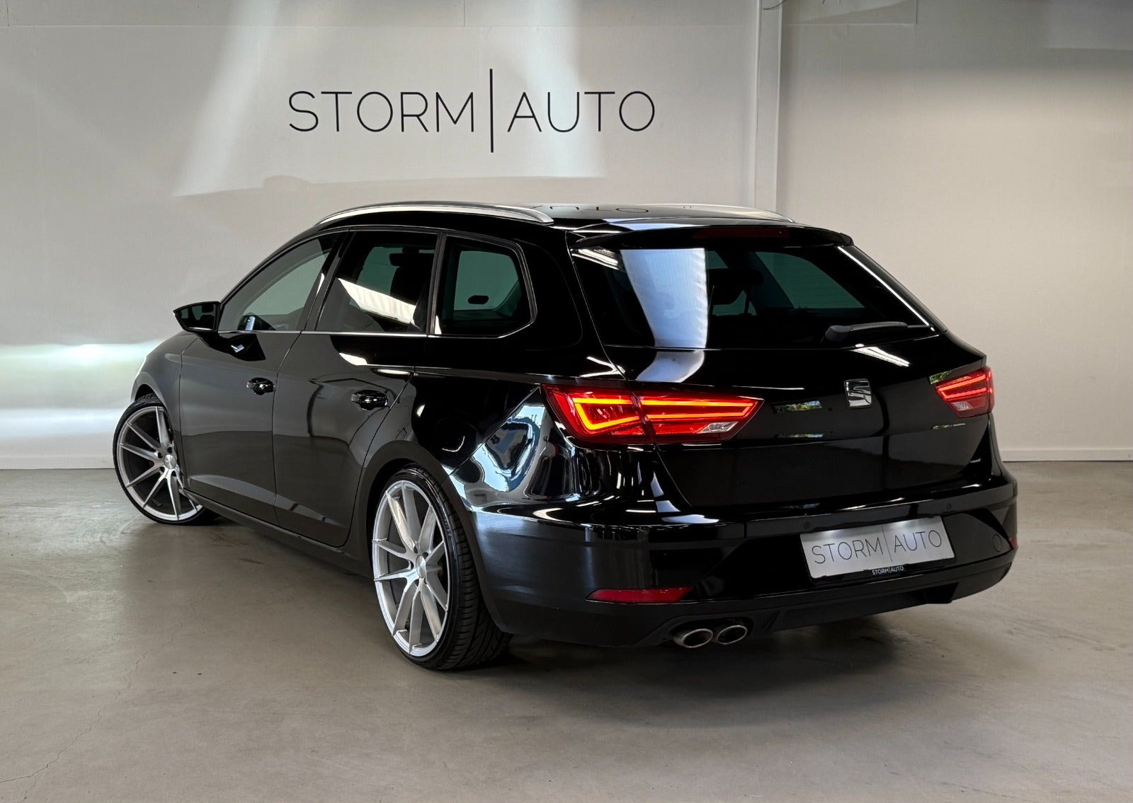 Sort Seat Leon fra 2019