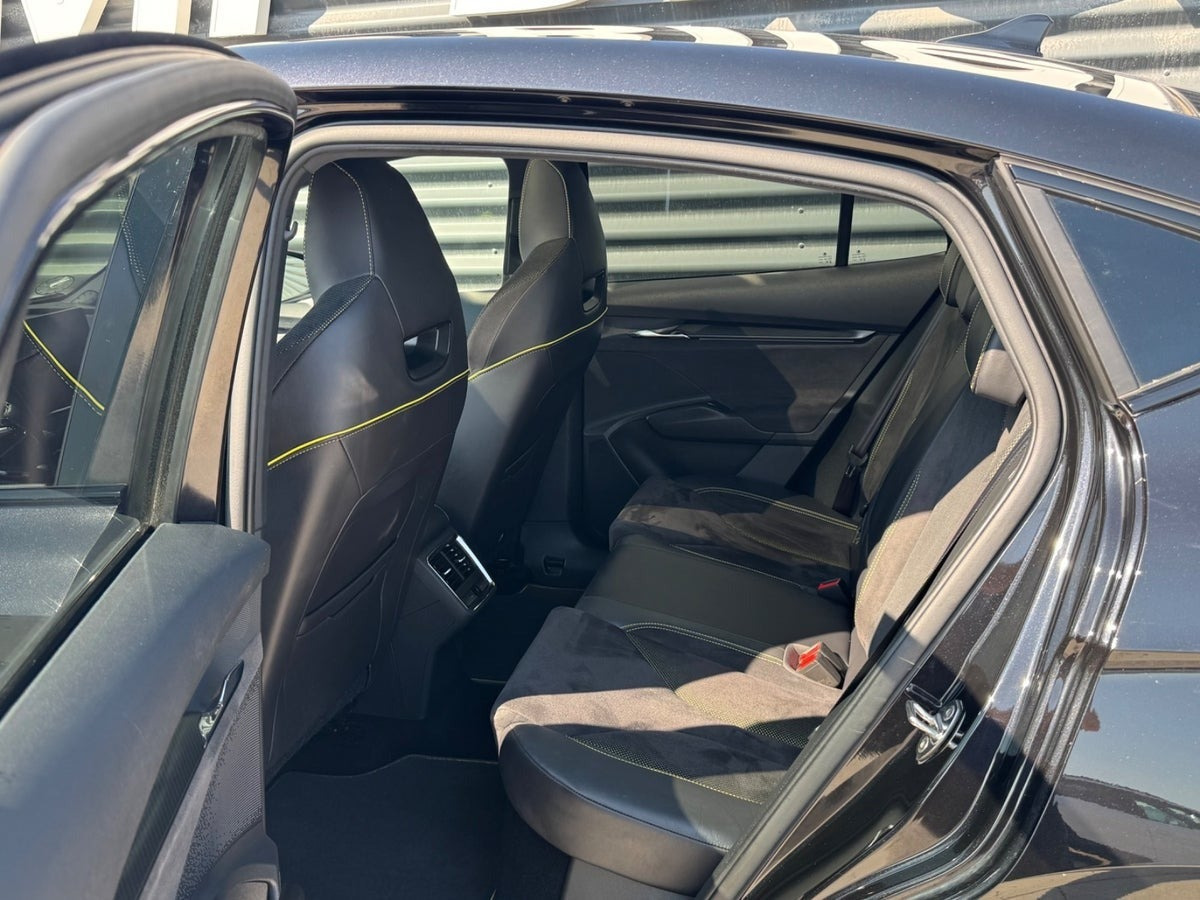 Sort Skoda Enyaq fra 2023