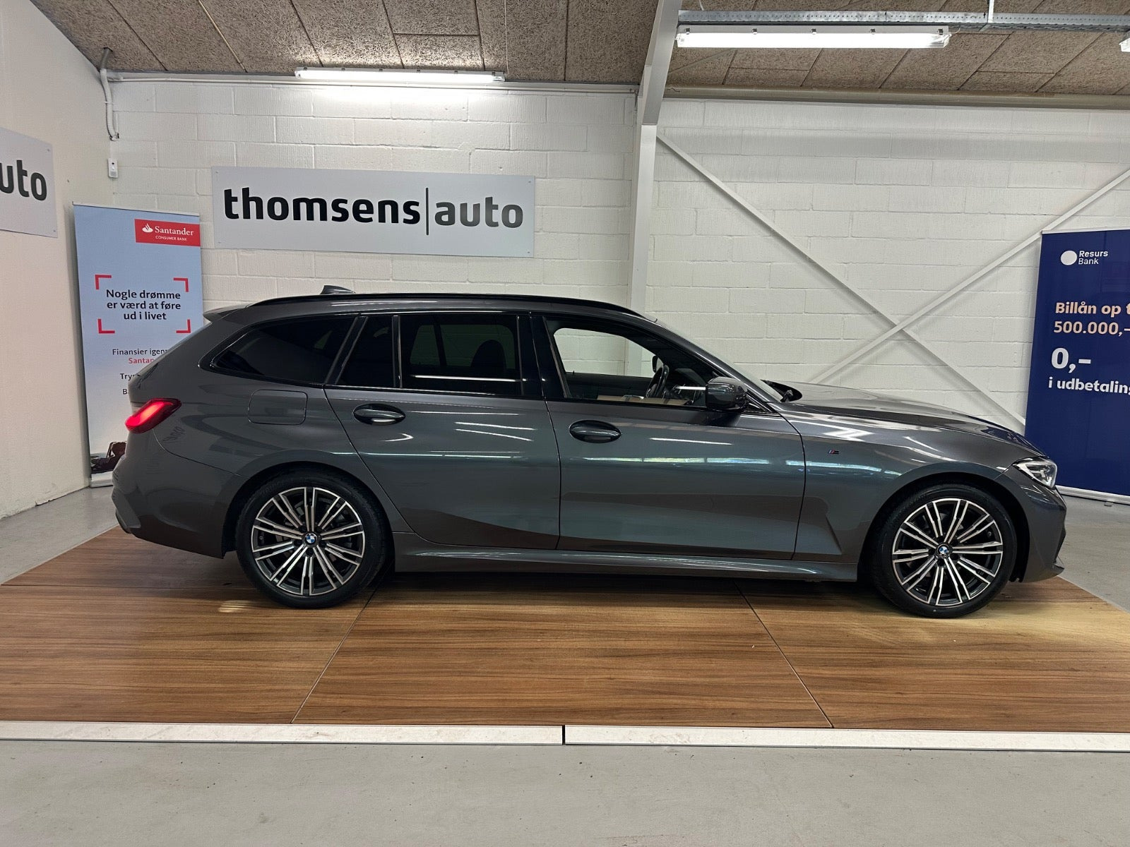 Grå BMW 320d fra 2021