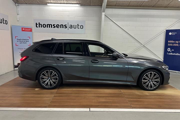 Grå BMW 320d fra 2021